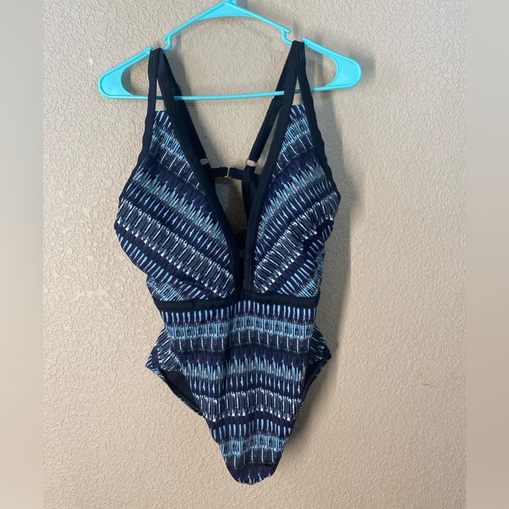 Dreamsuit by miraclesuit sz 12